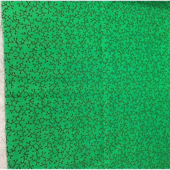 Green Fabric Fat Quarter 18x22 Inches Black Vine Pattern Cotton Material Quiltin - Picture 1 of 6
